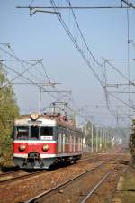 EN57 816 bei Katowice-Podlesie in Richtung Tychy (12.10.2012)