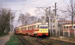 Die S-Bahn EN 94-29b aus Warschau fhrt am 18.04.1992   aus Warschau kommend in Grodzisk ein.