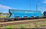 Abgestellt im Bahnhof Bitterfeld war ein interessanter Ganzzug aus polnischen Schüttgutwagen mit Schwenkdach und der Bezeichnung  Tadds-xx 430S  (hier exemplarisch 31 51 082 2005-6 PL-PKPC).