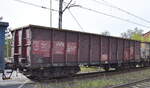 Polnischer Drehgestell-Hochbordwagen vom Einsteller P.W. M&L Roman Mierzbiczak mit der Nr. 83 51 PL-MLBYD 5373 994-0  in einem Ganzzug am 04.05.23 Bahnhof Kostrzyn nad Odrą.