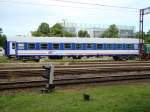 Schlafwagen PL-PKPIC 515159-70082-9 Bcou1251  abgestellt am 20.06.2009 im Bahnhof in Kolobrzeg  vermutlich lag eine Panne vor, da an mehreren Tagen  Bahndienstpersonal drumherum schwirrte.