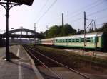 Ein Zug mit IC Wagen verlsst den Bahnhof Opole richtung Krakow!