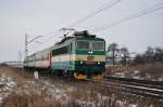Hier zieht tschechische Lokomotive der Baureihe 163 den IC Richtung Krakau. (22.12.2009, Gogolin)