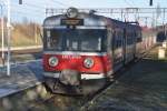 KOSTRZYN nad Odrą (Woiwodschaft Lebus/Kreis Gorzów), 25.11.2011, EN57-978rb als Regionalzug 88527 nach Szczecin Główny (Stettin Hauptbahnhof) im Bahnhof Kostrzyn
