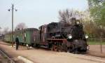 Personenzug Halt im Bahnhof Sroda Miasto. Px 48-1907 hat am 29.4.1991
noch einen Planzug am Haken. Die Einstellung des Personenverkehrs war
aber schon spruchreif.