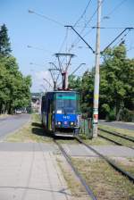 GDAŃSK (Woiwodschaft Pommern), 20.06.2007, Straßenbahn-Linie 6 bei der Einfahrt in die Haltestelle Tetmajera