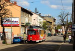 Tw 259 (ex Kassel 310) ist am 03.05.2016 auf dem eingleisigen Streckenstück zwischen den Haltestellen Zaklad Energetyczny und Jancarza unterwegs 