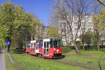 Oberschlesien Tw 743 auf der stündlichen Verstaerker-Linie 30 in Szombierki, 26.04.2016.