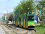 Konstal 105na Nummer 220  wurde 1980 gebaut und ist am 4.5.2015 in der Wendeschleife in Poznań Dębiec abgestellt.