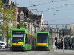 Begegnung zweier Solaris Tramino (Nr 557 und 540) am Most Teatralny in Poznan, 1.5.2016