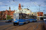 Der Konstal 105N 2376 der Straßenbahn Wroclaw ist im Juni 2013 als Linie 3 in Richtung Pilczyce unterwegs