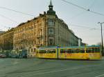 Straenbahnbegegung:  Von links eine polnische Konstal 105Na Garnitur und von rechts Tram Nummer 186 ( ein Dwag GT6 ex Nrnberg).