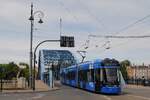 Krakau: HY710 �berquert aus dem Stadtzentrum kommend die Pilskudskiegobr�cke. (14.05.2026)