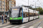 Moderne Strassenbahn unterwegs in Szczecin (Stettin).