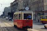 Konstal Triebwagen Type 4NJ Nummer 838 der Straßenbahn Warschau als Linie T am 22.September 2002 in der  Aleje Jerozolimskie.