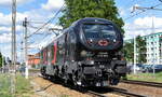 Cargounit mit der neuen Gama Marathon Lok  111 Ed-050  Name:  ARTUR  ( PL-ID 91 51 5170 185-0 ) am 14.07.23 Höhe Bahnhof Kostrzyn nad Odrą.
