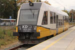 Der Triebzug SA135-004 der KD (Koleje Dolnośląskie, das regionale EVU von Niederschlesien) wartet am 02.10.2018   im Bahnhof Jelenia Gora auf seine Abfahrt nach Görlitz.