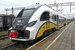 Elektrotriebzug vom Typ PESA Elf II als Schnellzug Wroclaw - Lubań Śląski (Lauban) im Bahnhof Węgliniec (Kohlfurt) im Oktober 2025