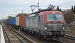 PKP CARGO S.A., Warszawa [PL] mit  EU46-509  [NVR-Nummer: 91 51 5370 021-5 PL-PKPC] und Containerzug am 17.11.20 Bf.