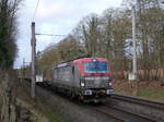 Vectron MS PKP CARGO EU46-505 193-505 mit einem Zug leerer Autowaggons aus Hamburg kommend bei Durchdahrt durch Friedrichsruh; 21.01.2021  