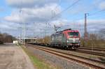 193 514 der PKP Cargo führte am 13.04.21 einen leeren Tragwagenzug durch Saarmund Richtung Schönefeld.