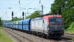 PKP CARGO S.A., Warszawa [PL] mit  EU46-506  [NVR-Nummer: 91 51 5370 018-1 PL-PKPC] und Ganzzug Selbstentladewagen (leer) Richtung Polen am 16.05.22 Durchfahrt Bf.