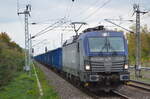 PKP CARGO S.A., Warszawa [PL] mit  EU46-508  [NVR-Nummer: 91 51 5370 020-7 PL-PKPC] und einem Ganzzug offener Drehgestell-Güterwagen (leer) Richtung Polen am 13.10.22 Durchfahrt Bahnhof Berlin