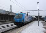 370 074-4 als EC 262 und 193 026 zu sehen am 28.12.24 in Kolin.