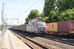 EU46-513 (5370 025-6) PKP CARGO S.A. mit einem Containerzug in Friesack und fuhr weiter in Richtung Wittenberge. 14.06.2018