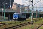 PKP IC Altbaulok EP07 375 140 074-2 am 16.07.18 in Poznan Glownly (Polen) vom Bahnsteig aus fotografiert