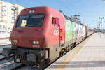 E-Lok 5618-2 im Bahnhof Faro/Algarve. Intercidades 672 fährt 14:15 Uhr nach Lisboa Oriente | Sonntag 17.11.2019