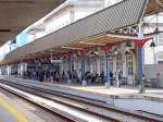 Bahnsteig 1 des Bahnhofes Porto Campanha (Hauptbahnhof) im Mai 2006.