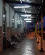 Algarve reloaded IV: der verwaiste Bahnsteig von  Tavira  - an der Südküste Portugals.