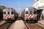 TAVIRA (Distrikt Faro), 17.02.2010, rechts ein Regionalzug nach Vila Real de Santo António, links ein Regionalzug nach Faro