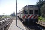 TAVIRA (Distrikt Faro), 19.01.2007, ein Regionalzug von Faro nach Vila Real de Santo António bei der Einfahrt