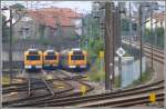 Im Vorortsbahnhof Contumil warten ein paar Triebzge der BR2200 auf ihren nchsten Einsatz whrend der Stosszeiten.