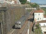 Triebzug BR 2200 am 06.05.2003 bei der Talfahrt von Porto Campanha nach Porto Sao Bento.