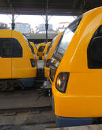 Blick quer durch die Bahnhofhalle Porto Sao Bento: Ein Triebzug ist nicht punktgenau abgestellt. Porto, 28.09.2018