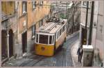 Wagen 1 des Ascensor da Gloria auf Bergfahrt. (Archiv 06/1992)