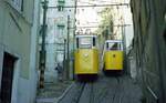 Lissabon Standseilbahnen__Elevador do Lavra__Wirklich optimale Raumausnutzung.__06_1999 
