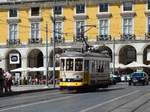 Historische Straßnbahn in Lissabon am 05.06.2017 (Praca do Comercio)