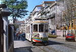 Straßenbahn Lissabon im April 1984: Der vierachsige  Americano  325 wurde 1906 von der J.