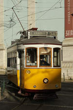 Wagen 555 auf der Line 24 am Praça Luís de Camões am 3.12.2020.