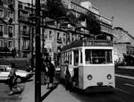 Lisboa / Lissabon CARRIS SL 24 (Tw 485) Estacão Santa Apolónia im Oktober 1982.