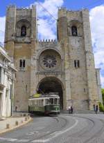 Tram-Tour-Wagen 741 vor der Kathedrale Sé, 17.4.15.