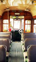 Lissabon Elétricos__Blick ins Innere eines Triebwagens.__06-1999