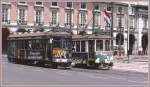 Zwei Vierachser der Linie 15 nach Belem treffen sich im Zentrum an der Praca Comrcio.