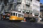 Lissabon Einrichtungs-Tw 781 an der Kreuzung Calçada Marquês de Abrantes / Avenida Dom Carlos I, 11.09.1990.