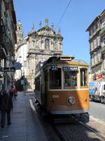 Ein Eléctrico der Sociedade de Transportes Colectivos do Porto (STCP), aufgenommen im Mai 2013.