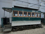 No. 22 wurde bei der Starbuck Car and Wagon Company in Birkenhead erworben und war zunächst nur ein Anhänger. Mit Beginn der Elektrifizierung im Jahr 1895 wurde der Wagen motorisiert. (Museu do Carro Eléctrico Porto, Januar 2017)